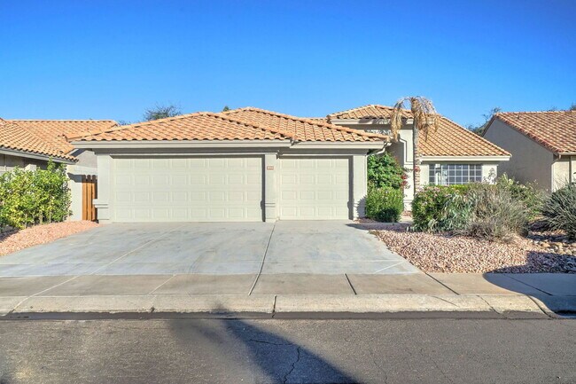 Photo - 8940 E Palm Ridge Dr House