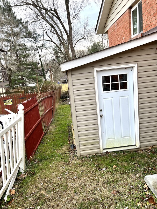 Building Photo - 5412 Amberwood Ln