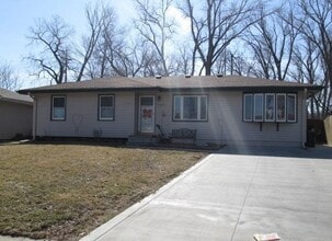 Building Photo - 10909 Leavenworth St