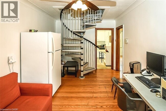 Photo du bâtiment - 9 Gary Ave