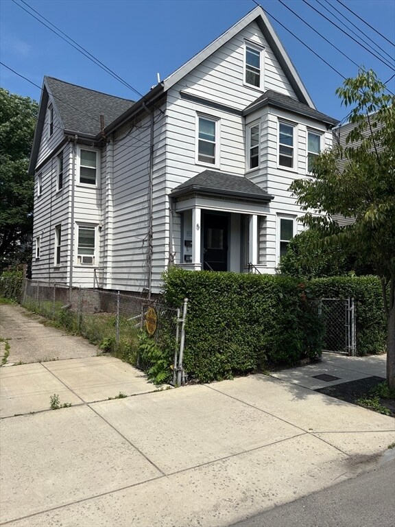 Building Photo - 5 Beacon St