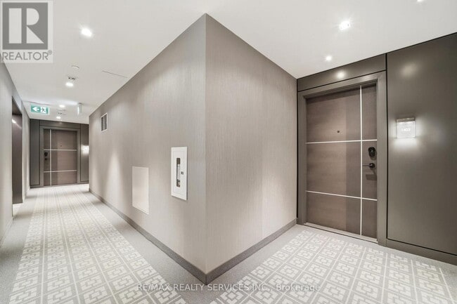 Building Photo - 100 Dalhousie St