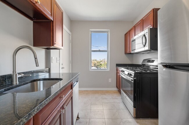 Photo - 3217-3219 Camp Street Apartment