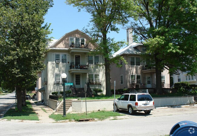 Building Photo - 4822-4824 Chicago St