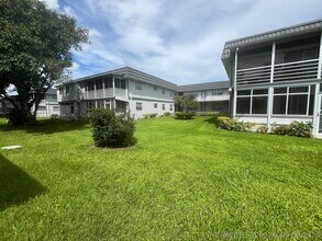 Building Photo - 483 Saxony Dr