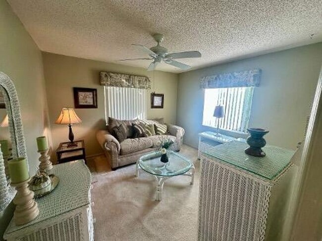 Foto del edificio - 4914 Acorn Dr