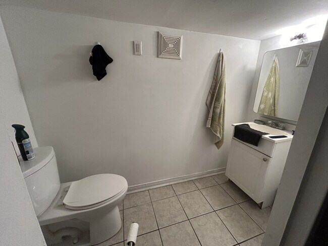 Photo du bâtiment - 129 Emerald St S