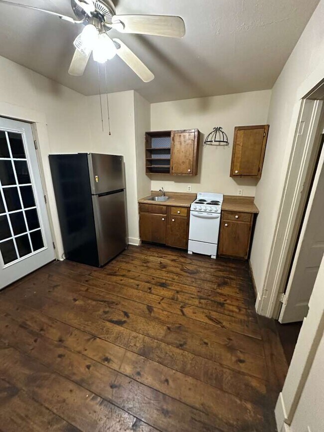 Foto del edificio - 610 S Green St