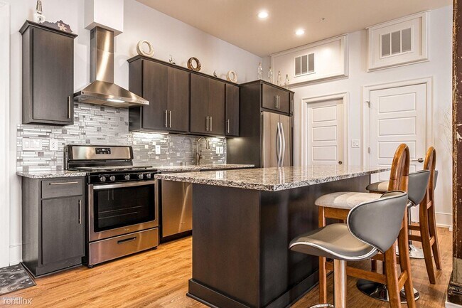 Foto del edificio - 1 br, 2 bath Condo - 415 E Market St Unit 303