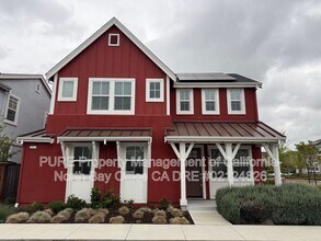 Building Photo - 1823 Pico St