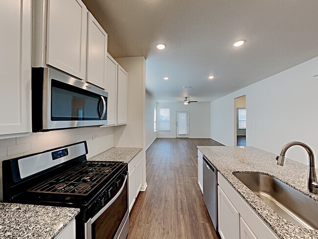 Building Photo - 437 Pebble Bend