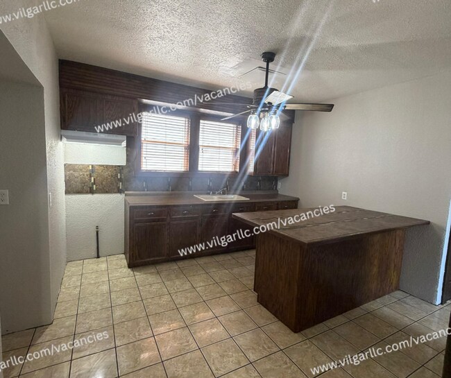 Foto del edificio - 3713 Hemlock St