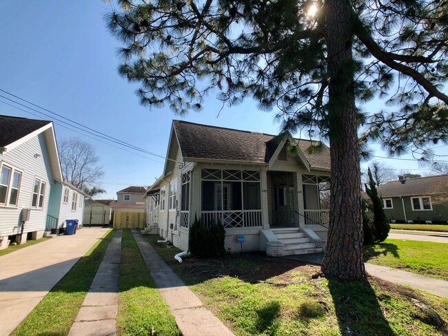 Building Photo - 4903 Marigny St