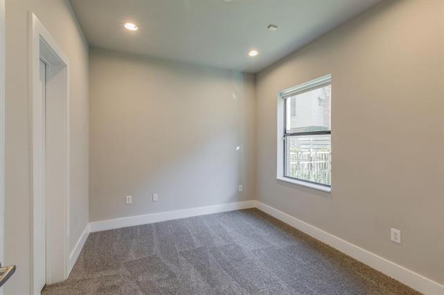 Building Photo - 4140 Newton Ave