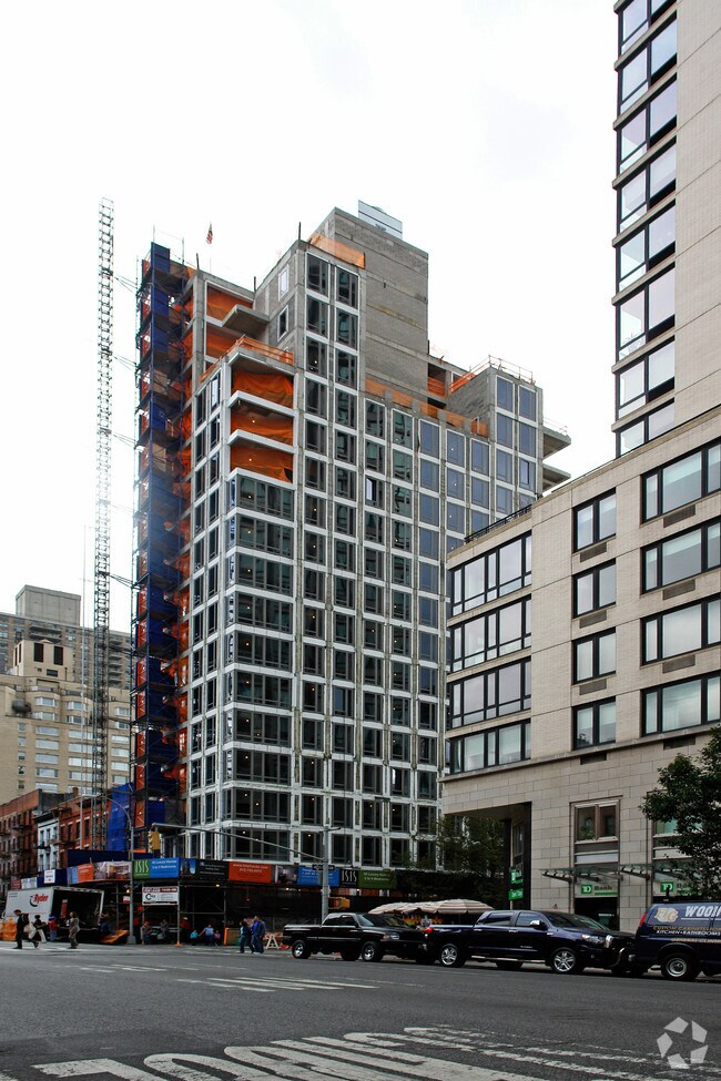 Foto del edificio - The Isis Condominium