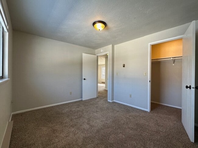 Building Photo - 2603 E Upriver Dr