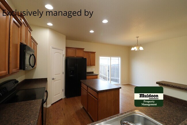 Foto del edificio - Pet Friendly Townhome!