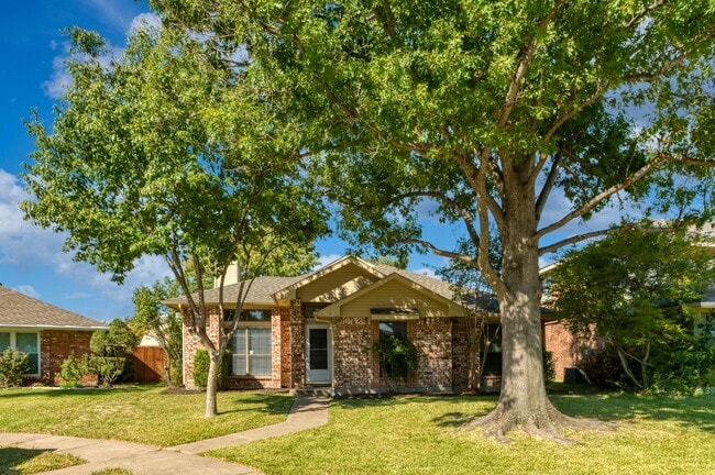 Charming 3 Bedroom Home - Charming 3 Bedroom Home