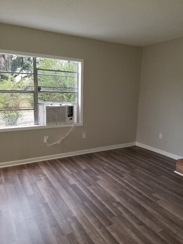 Foto del edificio - 4311 Stewart St