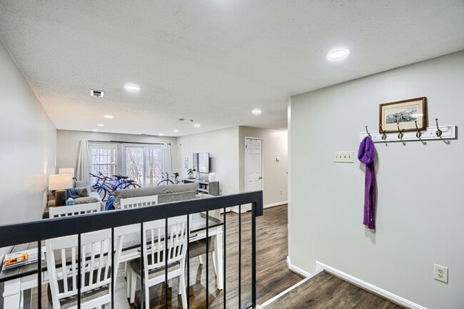 Foto del edificio - 4820 Dorsey Hall Dr