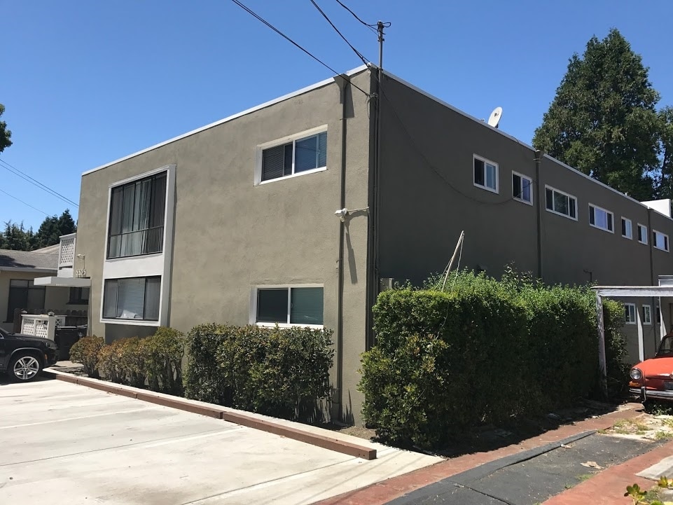 Primary Photo - 5525 Claremont Ave