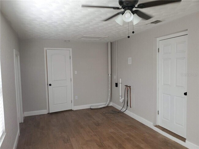 Building Photo - 4510 W Pearl Ave