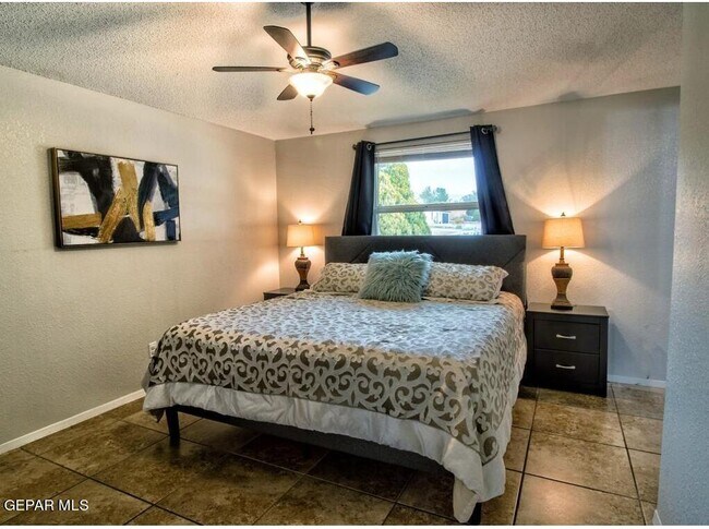 Foto del edificio - 713 Nita Fay Dr