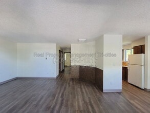 Building Photo - 1102 S Olympia Pl