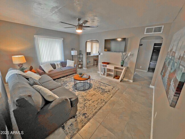 Foto del edificio - 2720 N 17th Pl