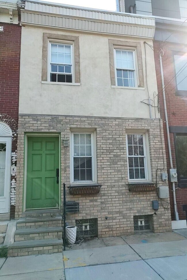 Foto del edificio - Stunning 2-Bedroom Townhome in Fishtown! A...