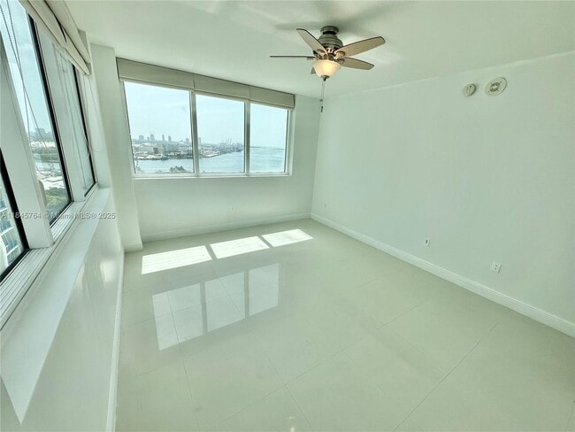 Foto del edificio - 253 NE 2nd St