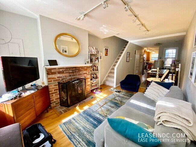 Foto del edificio - 2238 12th Pl NW