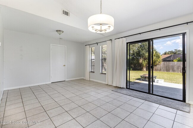 Foto del edificio - 413 Deacon Ave