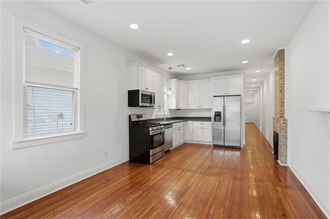 Building Photo - 1817 Lowerline St