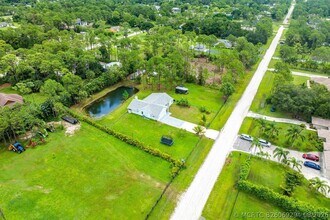 Building Photo - 15439 63rd Pl N