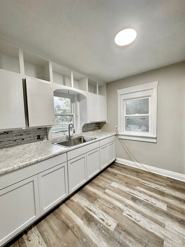 Foto del edificio - 603 E 8th St N