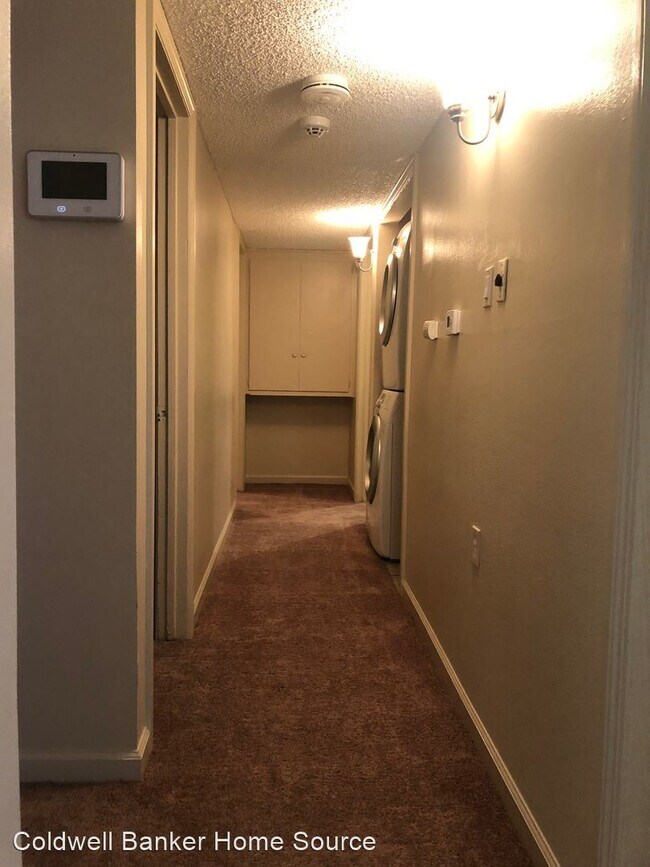 4 br, 2 bath House 560 E Mountain View St. House for Rent in