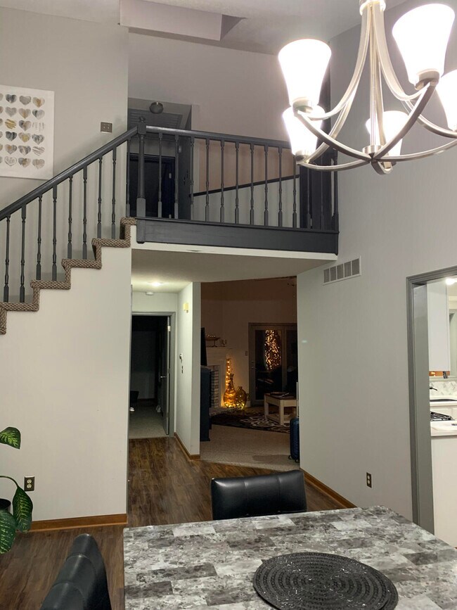 Foto del edificio - 107 Hollyridge Ln