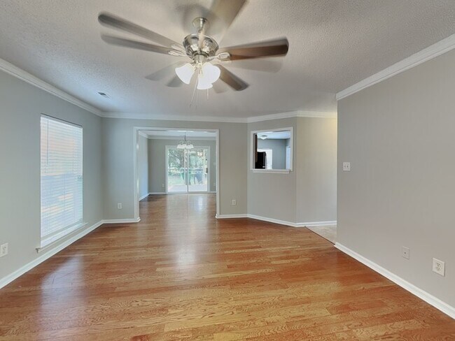 Foto del edificio - 10440 Gold Pan Rd