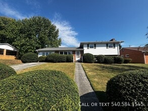 Building Photo - 1511 Narcissus St