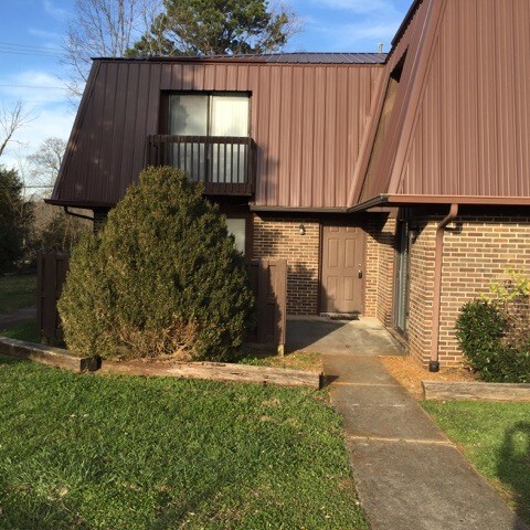 Building Photo - 504 Cedartop Ln NW