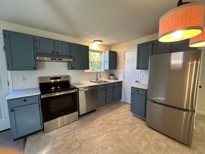 Building Photo - 132 Edgehill Rd