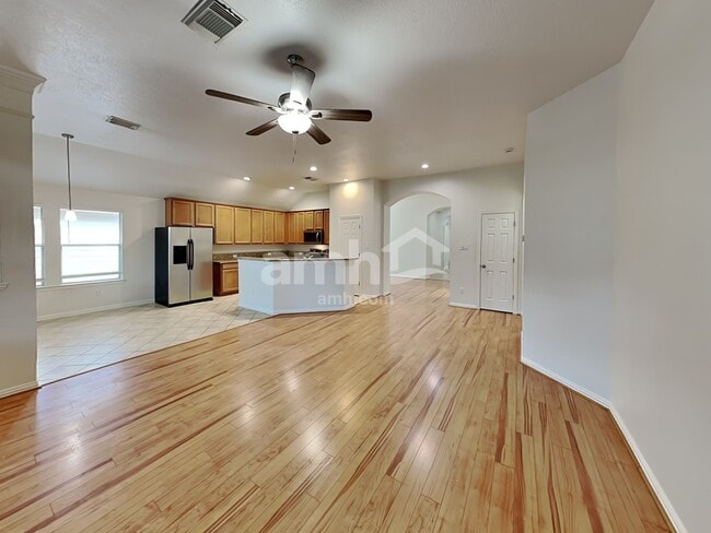 Building Photo - 30919 Blue Ridge Park Ln