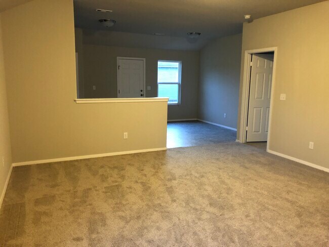 Building Photo - 5011 W Claxton Cir