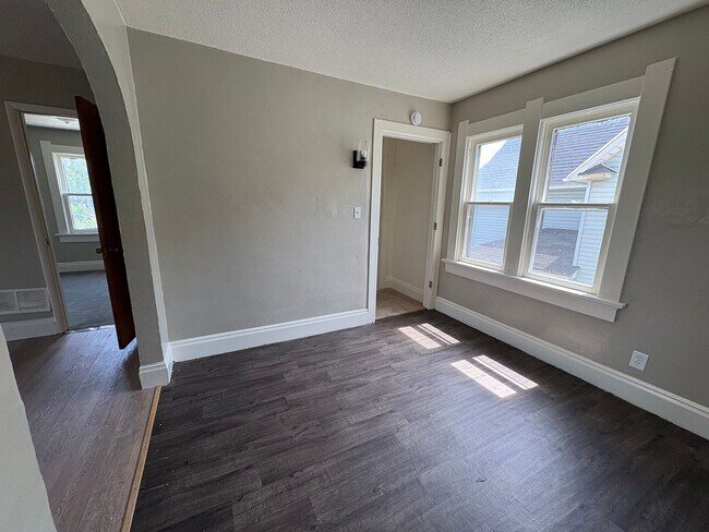 Foto del edificio - 2325 N Erie St