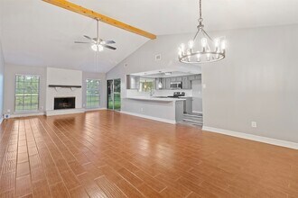 Building Photo - 210 Pecan Valley Ct