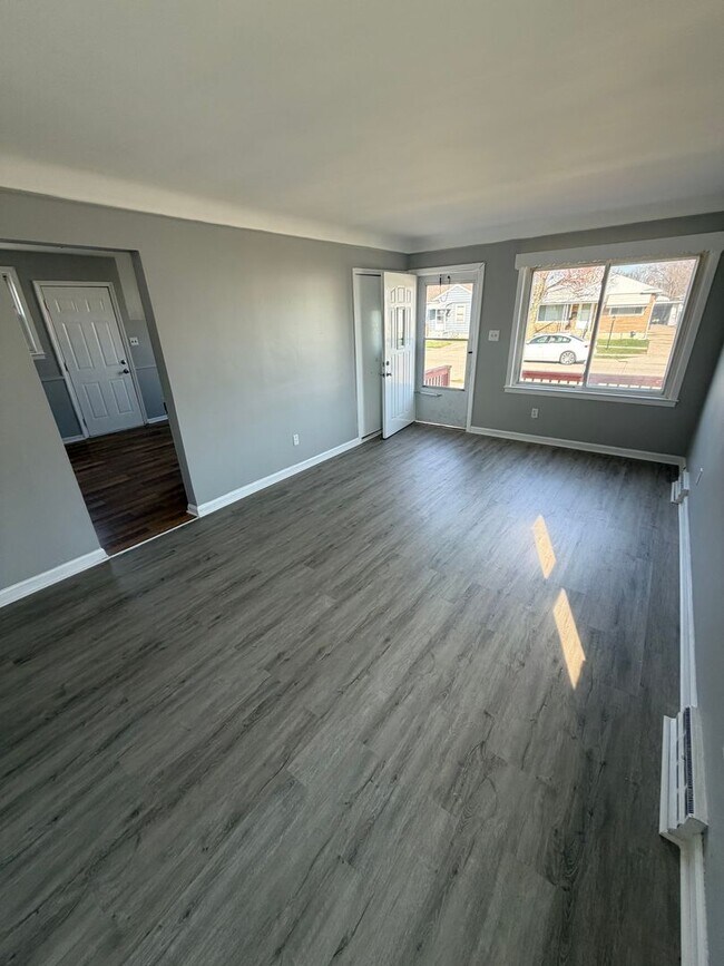 Foto del edificio - 24593 Wilmot Ave