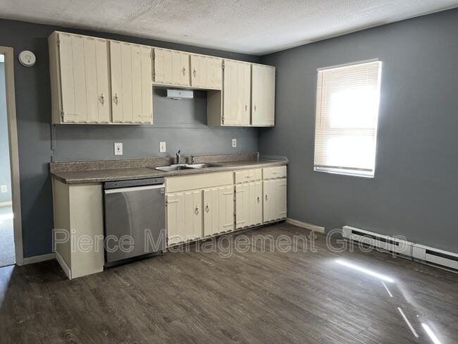 Building Photo - 149 Spruce St