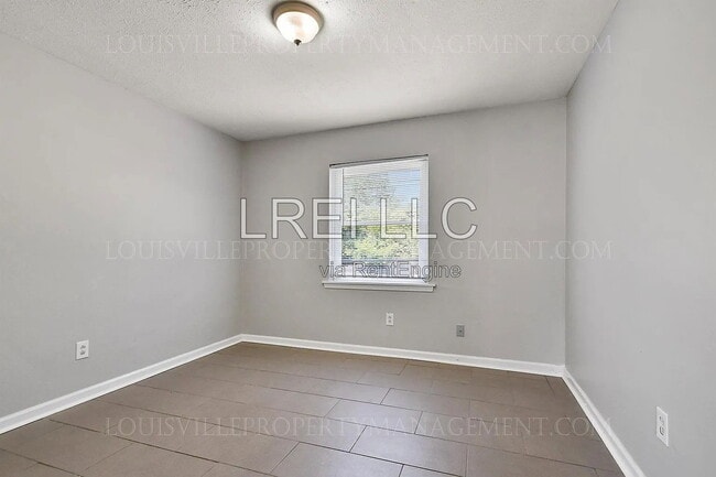 Building Photo - 8300 Candleglow Ln