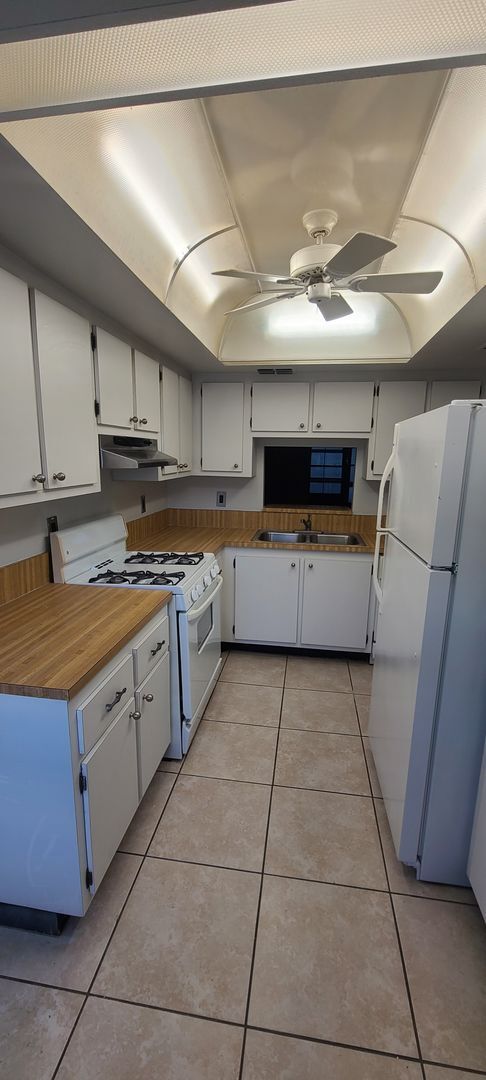 Foto del edificio - 345 24th St NW